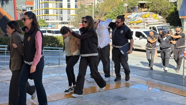 Dağa kaçırıp 15 milyon avroluk senet imzalattılar