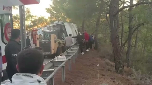 Otel servisi devrildi: Çok sayıda yaralı