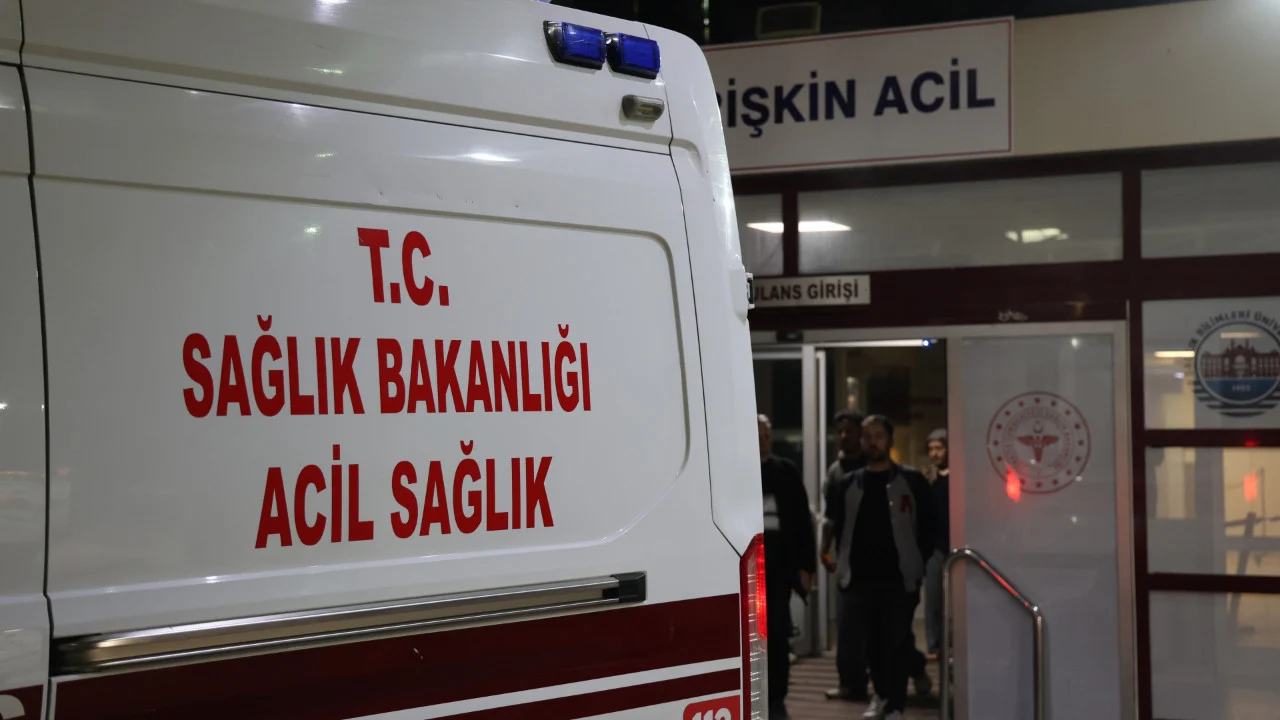 Kavga ettiği kişinin kulağını ısırarak kopardı