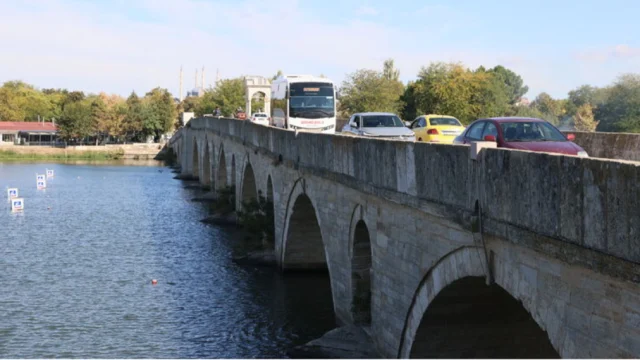 Edirne’de tarihi köprülerde tek yön sona erdi – Son Dakika Flaş Haberler