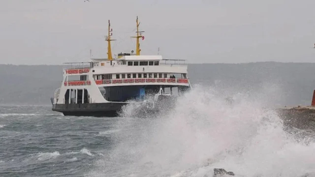 Kabatepe-Gökçeada feribot hattındaki iki sefer iptal edildi